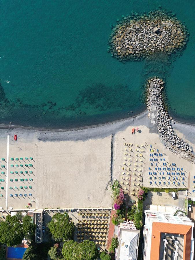 Residenza Abbo Aparthotel Diano Marina Exterior foto